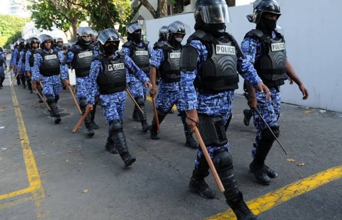 މާލޭގެ މަގުތަކުގެ ސަލާމަތީ ކަންކަން ބެލެހެއްޓުމުގައި ދިވެހި ފުލުހުން މީގެ ކުރިން ޙަރަކާތްތެރިވަނީ (ފައިލް ފޮޓޯ)