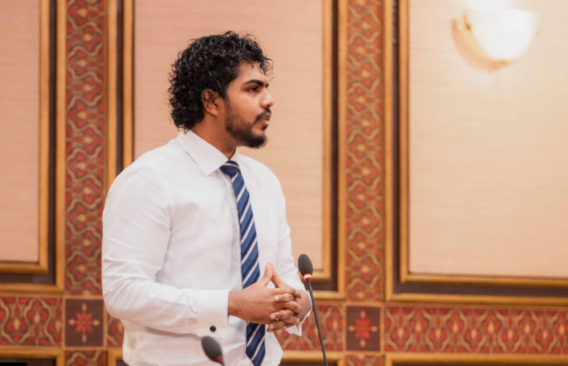 ޖުވާ ކުޅެގެން މުއްސަނދިވި މީހަކާ ދިމާނުވޭ، ދިމާވަނީ އެކަމުގެ ސަބަބުން ހަޔާތް ބަރުބާދުވެފައިވާ މީހުންނާ: އަޒާން