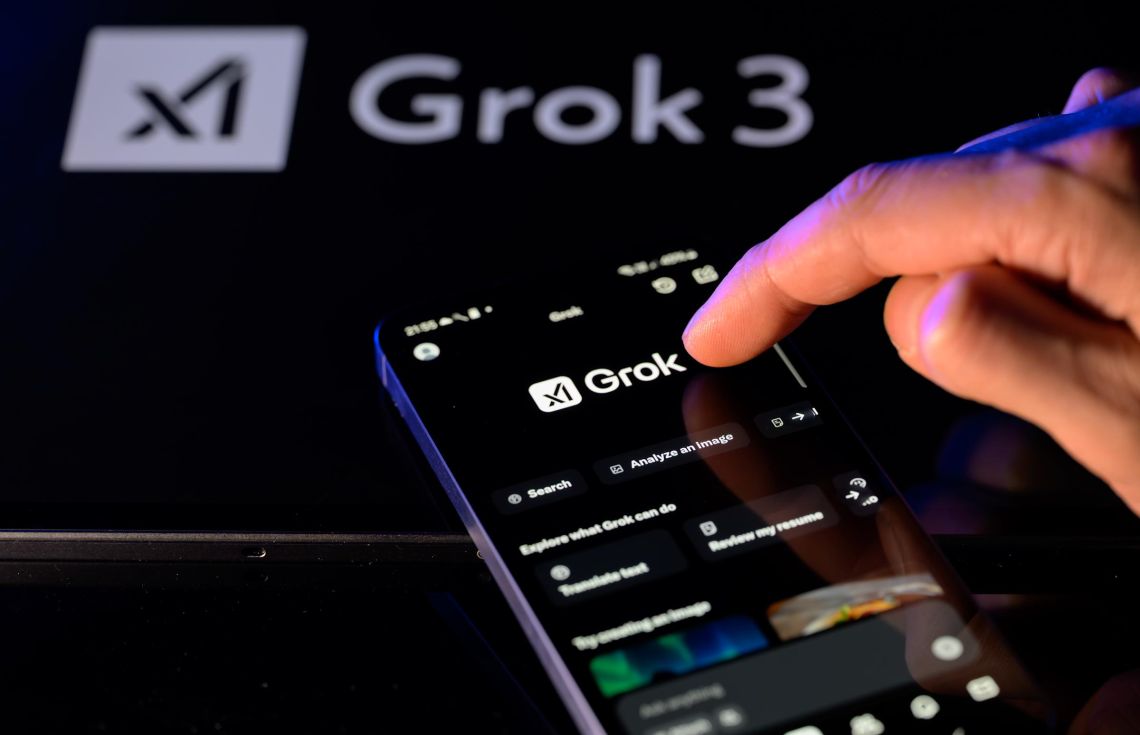 ގްރޮކް އޭއައި - ގިނަ ބައެއް ދަނީ މި ބޮޓްގެ ހިދުމަތް ނަހަމަގޮތުގައި ބޭނުންކުރަމުން.