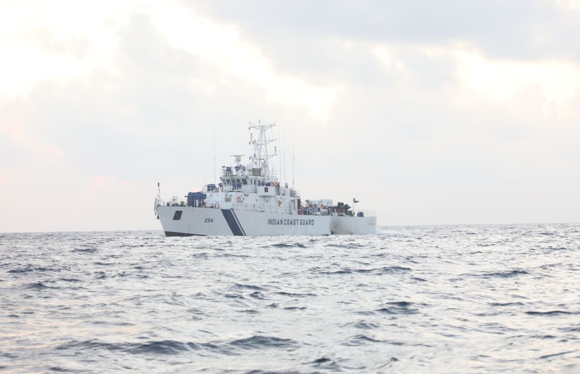 އަސްކަރީ ތަމްރީނުތަކަށް އައި އިންޑިއާ ކޯސްޓްގާޑެއް ވިލާ ނޯޓިކާގެ ފަރަށް އަރައިފި