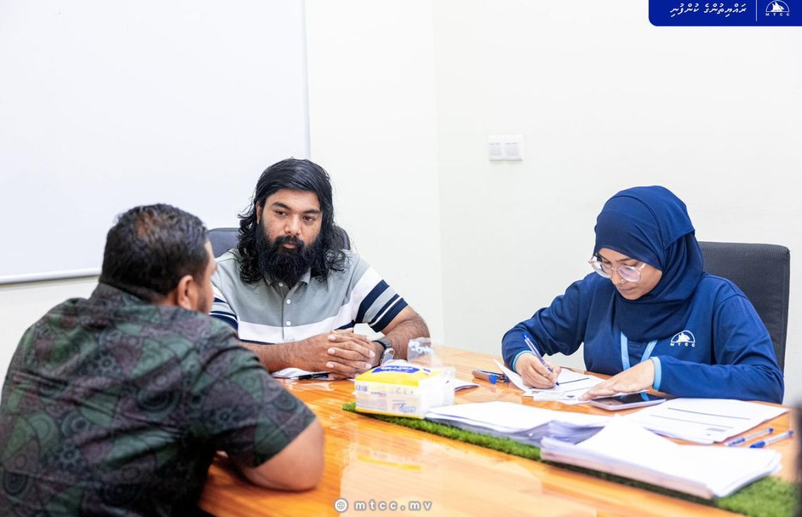 ޓެކްސީ ލައިނަށް 250އަށްވުރެ ގިނަ މީހުން އިންޓަވިއުކޮށްފި