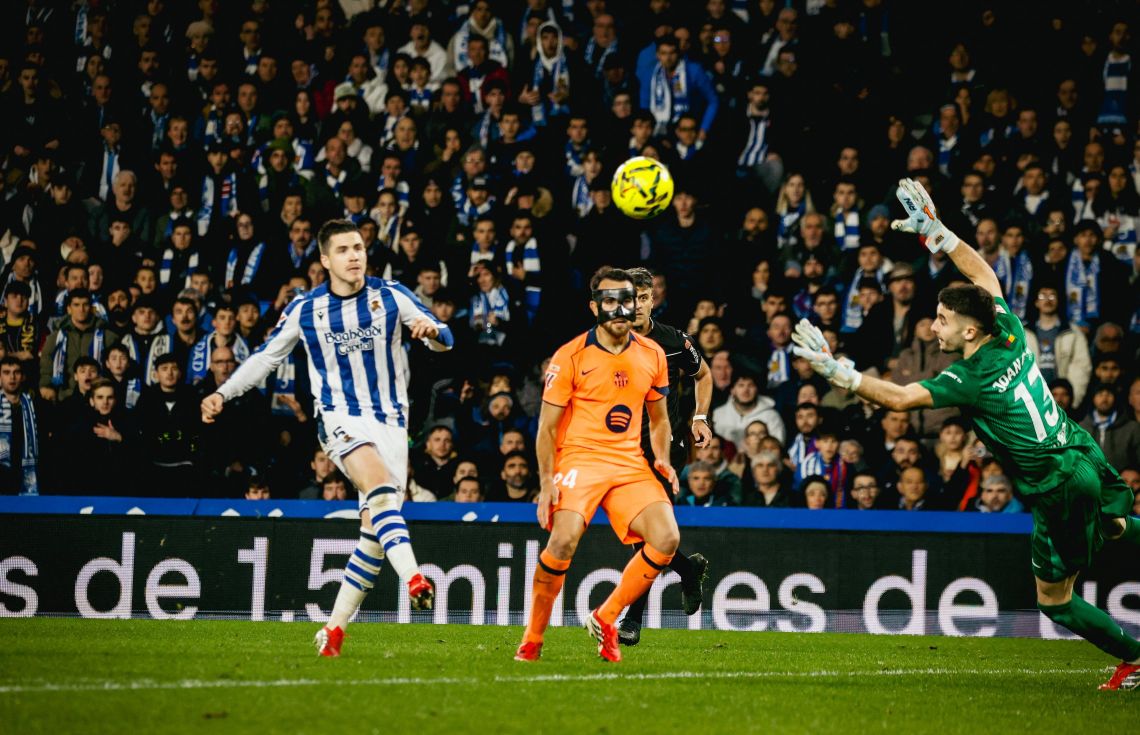 ބާސެލޯނާ ބަލިވެ ސްޕެނިޝް ލީގުގެ ވާދަވެރިކަން ބޮޑުވެއްޖެ