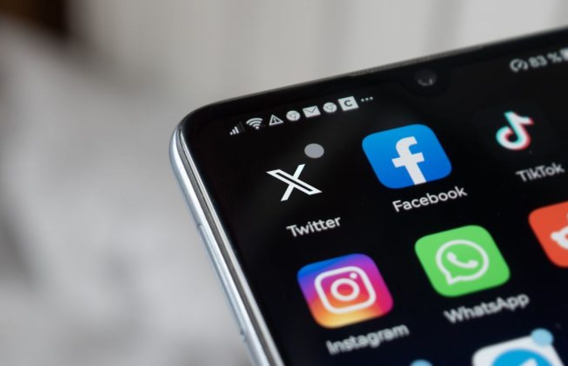 އޮސްޓްރޭލިއާ އަށް ފަހު ޔޫކޭ އިން ކުޑަކުދިންނަށް ސޯޝަލް މީޑިއާ ބޭން ކުރަނީ