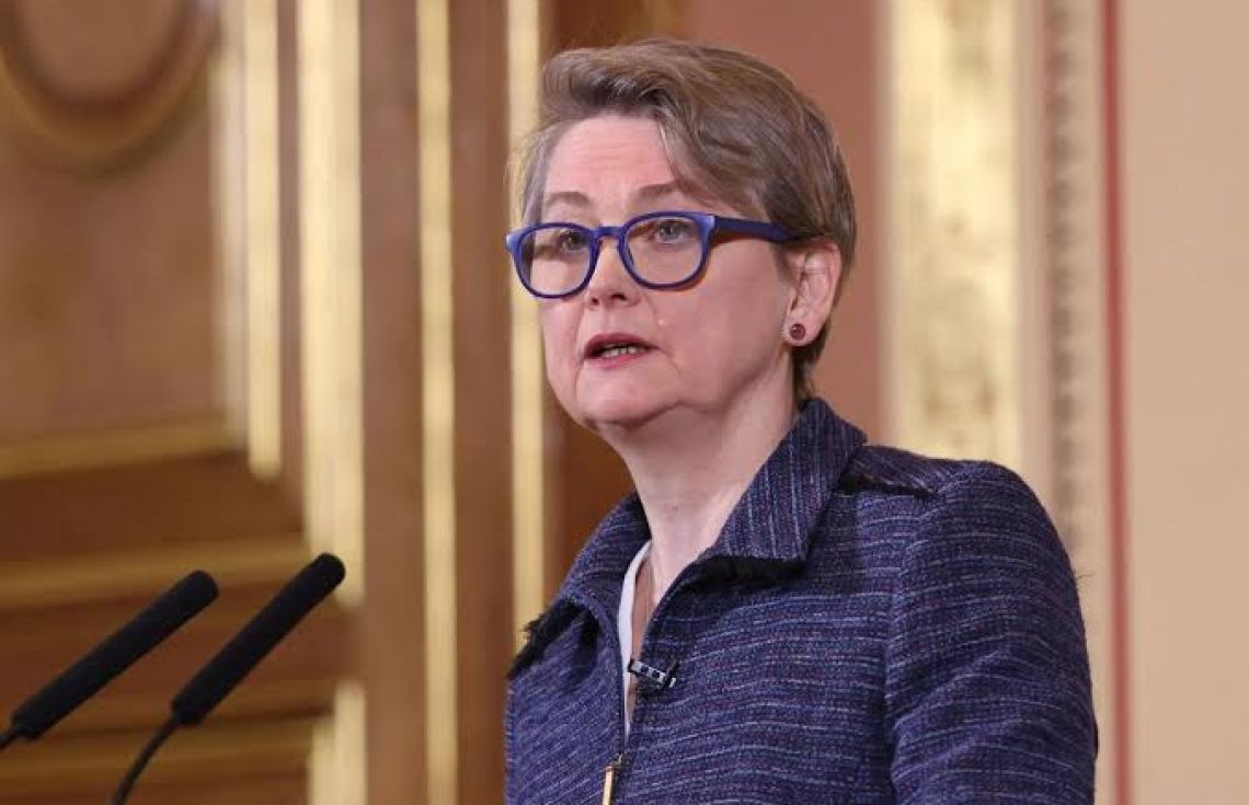 އިނގިރޭސި ފޮރިން ސެކްރެޓަރީ ޔްވެޓް ކޫޕަރ - އޭނާ އަކީ ޕޫޓިން އަށް ވަރަށް ބޮޑަށް ފާޑުކިޔާ މީހެއް