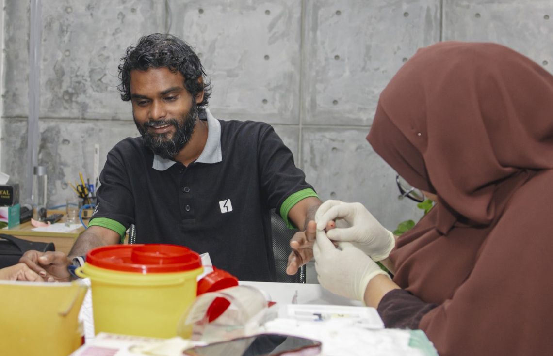 އެޗްޑީސީގެ މުވައްޒަފުން އިސްނަގައިގެން ލޭ ހަދިޔާކުރުމުގެ ހާއްސަ ކެމްޕޭނެއް ފަށައިފި