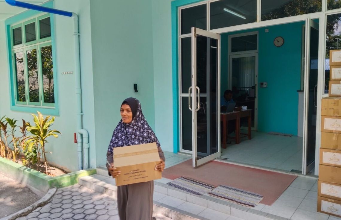 ސަރުކާރުން ކޮންމެ ގޭބިސީއަކަށް ދޭން ނިންމި މަސްދަޅު ކޭސްތައް އަތޮޅުތެރޭގައި ބަހަން ފަށައިފި