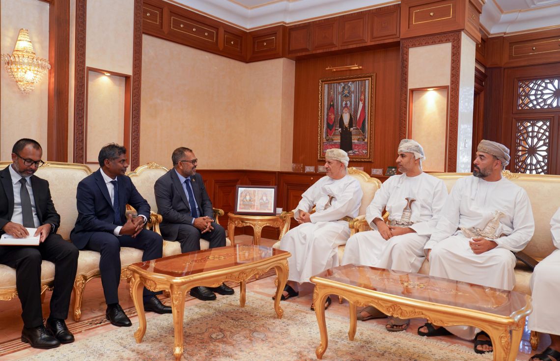 ވިޔަފާރިއާއި އިގްތިސާދީ ދާއިރާއިން ގުޅުން ބަދަހިކުރުމަށް އޮމާނާއެކު މަޝްވަރާކޮށްފި