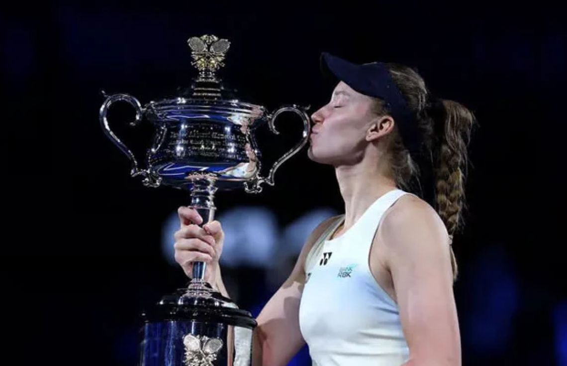 އޮސްޓްރޭލިއަން އޯޕަން ޗެމްޕިއަން އެލީނާ ރެބެކިނާ: ތައްޓަށް ބޮސްދެނީ