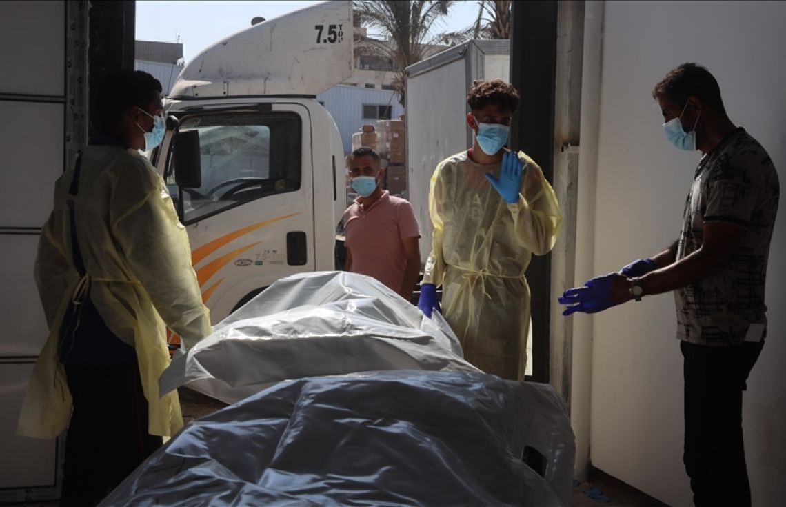 ޝަހީދުކޮށްލުމަށް ފަހު އިސްރާއީލުން ޙަވާލުކޮށްފައިވާ ޣައްޒާގެ ހަށިތަކެއް: ޔަހޫދީން ގެންނަ ހަށިތައް ހުންނަނީ ގުނަވަންތައް ނެގުމަށް ފަހު ފަހާފައި.