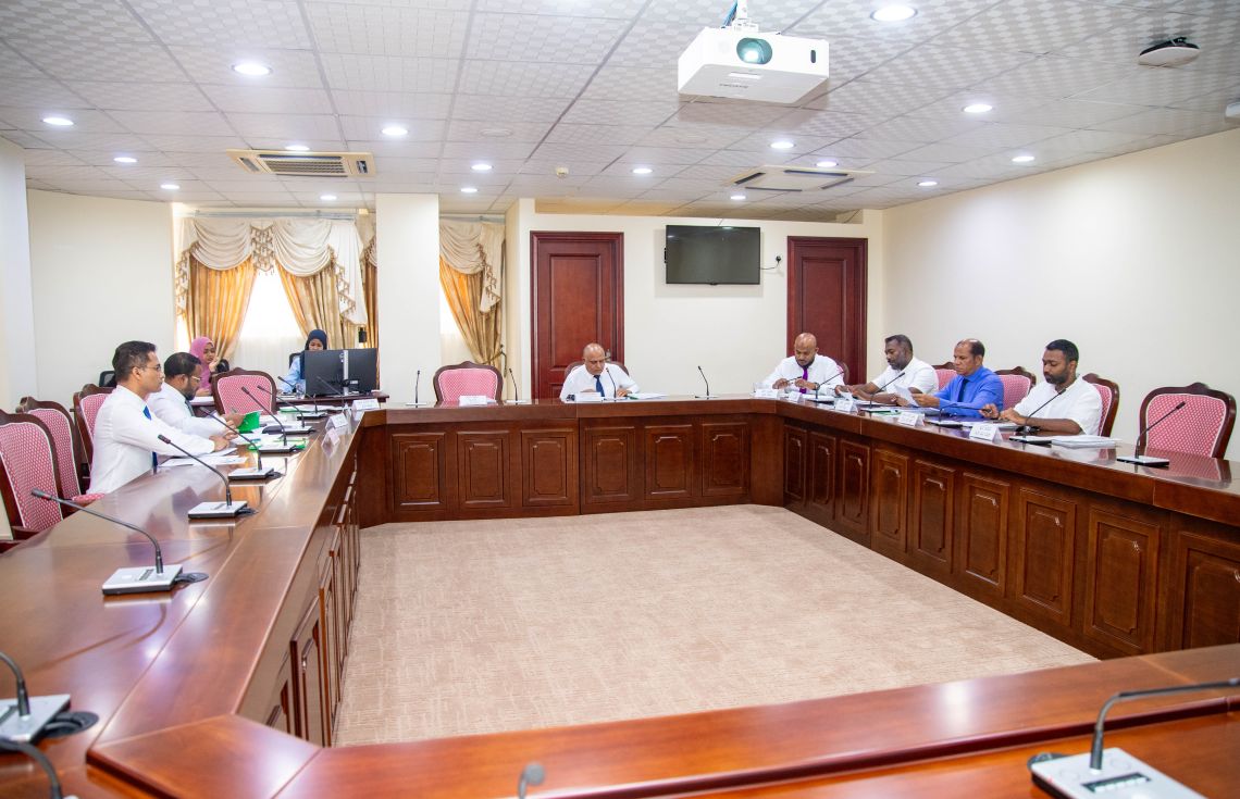 މިނިވަން މުއައްސަސާތަކުގެ ކޮމިޓީގެ 6 ވަނަ ބައްދަލުވުން---ފޮޓޯ: މަޖިލިސް