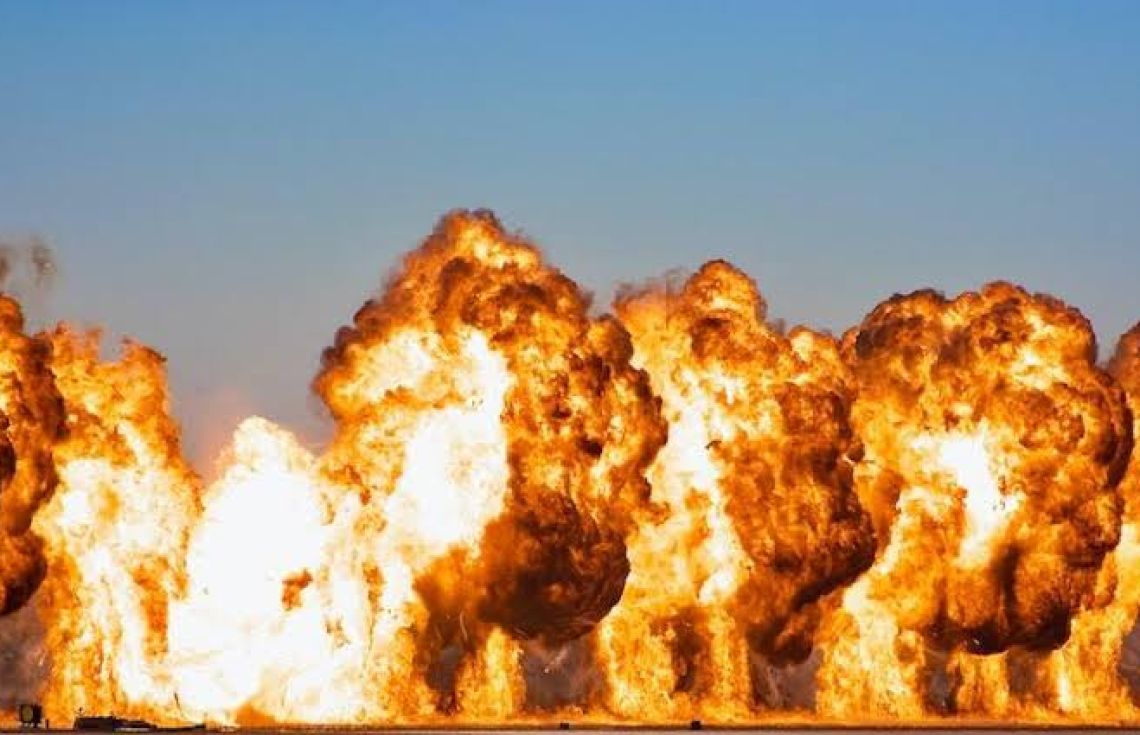 ތާމޯބަރިކް ނުވަތަ ވެކިއުމް ބޮމުން އުފެދޭ އަލިފާންގަނޑު އޮކްސިޖަން ލިބޭ ވަރަކަށް ދާނީ ބޮޑުވެ “ޕްރެސް”ކުރަމުން. އަލިފާނުގެ ހޫނުމިން 3500 ޑިގްރީ ސެލްސިއަސް އަށް އަރާ.