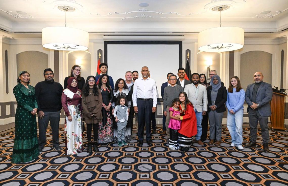 ޖަރުމަނުވިލާތުގައި ދިިރިއުޅޭ ދިވެހި ރައްޔިތުންނާ ރައީސް ބައްދަލުކުރައްވަނީ--- ފޮޓޯ: ރައީސް އޮފީސް