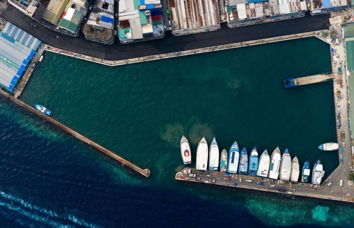 ބޮޑުތަކުރުފާނު މަގު ބާޒާރުމަތީ ސަރަހައްދުގެ ތާރު އަޅައި ނިމިފައި--- ފޮޓޯ: އެމްޓީސީސީ