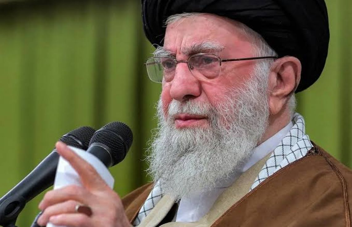 އީރާނުގެ ރޫޙަނީ ލީޑަރު ޙާމަނާއީ ވިދާޅުވީ ބެލިސްޓިކް މިސައިލް ޕްރޮގްރާމާއި ގުޅޭ ގޮތުން މަޝްވަރާ ކުރުމަކީ “ރަތް ރޮނގު”ކަމަށް.