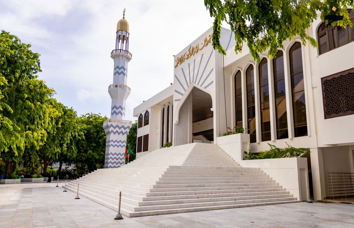 ފަތުރުވެރިންނަށް ކާންދޭ އިރު ވެސް ރޯދަމަހުގެ ޙުރުމަތް ދަމަހައްޓާ - ޚުޠުބާ