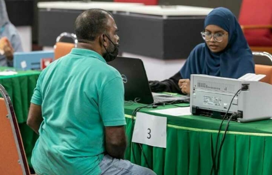 ޒަކާތް ދެއްކުމުގެ ކަންކަން ކުރިއަށްދަނީ--- ފޮޓޯ: މޯލްޑިވްސް ޒަކާތު ހައުސް