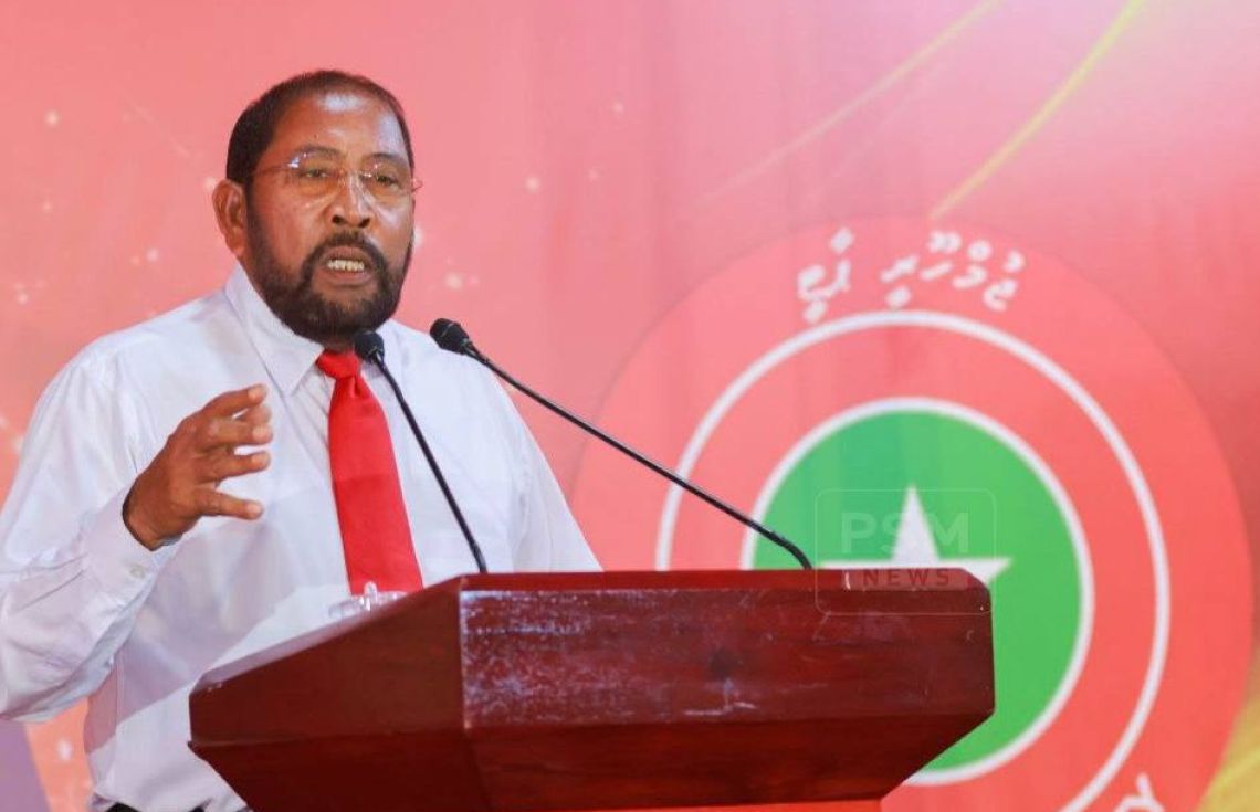 ޖުމްހޫރީ ޕާޓީގެ ލީޑަރު ގާސިމް އިބްރާހިމް ޕާޓީގެ ޖަލްސާގައި ވާހަކަދައްކަވަނީ---ފޮޓޯ:ޕީއެސްއެމް