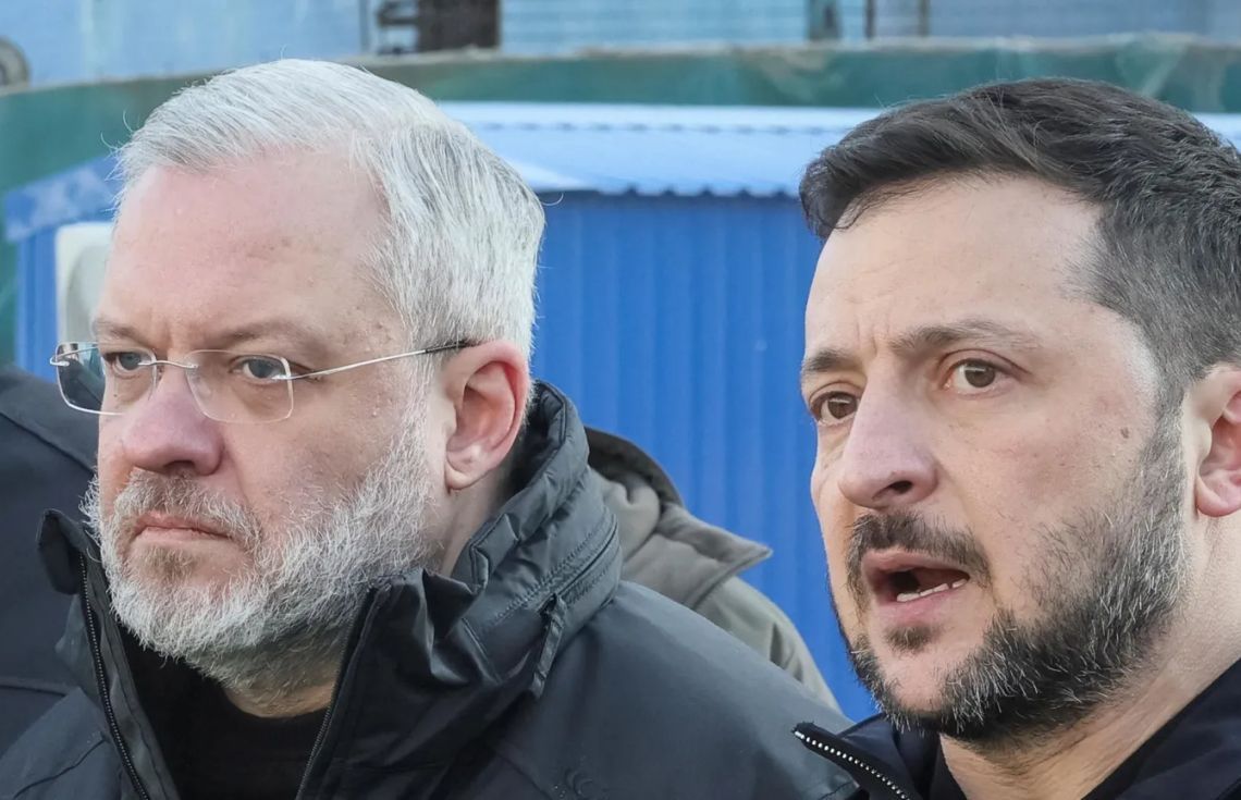 ޔުކްރޭނުގެ ކުރީގެ މިނިސްޓަރަކު ޤައުމު ދޫކޮށް ފިލަން އުޅެނިކޮށް ހައްޔަރުކޮށްފި