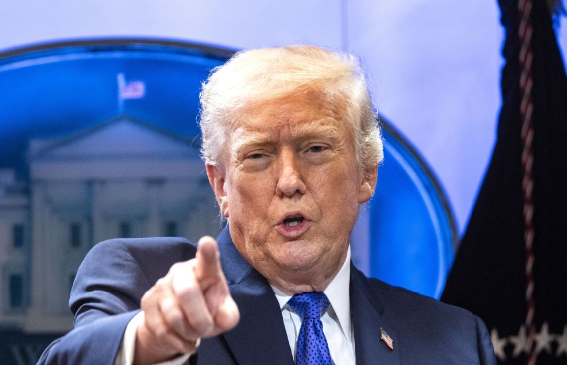 ޓްރަމްޕް: ވިޔަފާރީގެ އެޖެންޑާ ދޫކޮށްނުލާނެ ކަމަށް އޭނާ ބުނޭ.