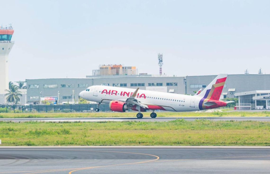 އެއާ އިންޑިއާގެ ފްލައިޓް ޓޭކް އޮފް ކުރަނީ--- ފޮޓޯ: ވެލާނާ