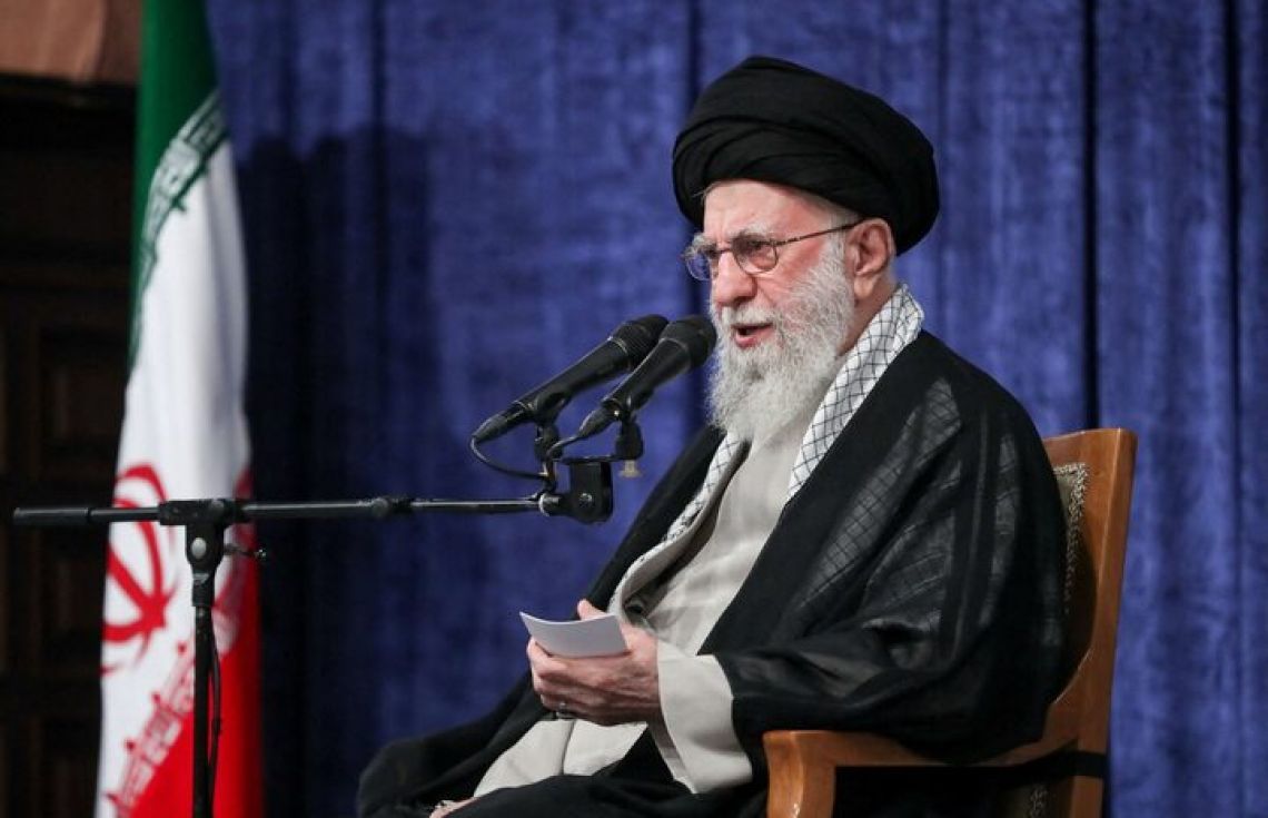 އީރާނުގެ ރޫހާނީ ލީޑަރު އާޔަތުﷲ އަލީ ހާމަނާއީ---