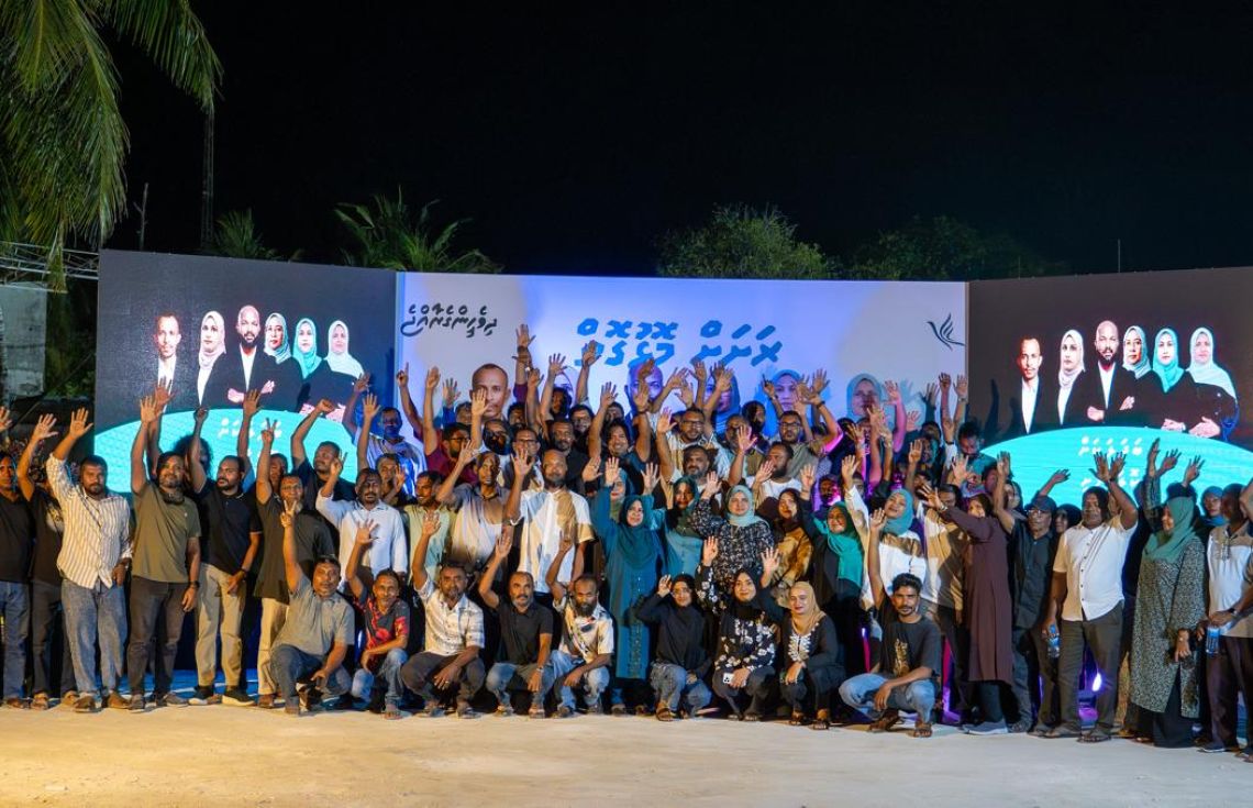 ރައީސް މުޢިއްޒުގެ ކެންޑިޑޭޓުންނަށް ކޮލަމާފުށިން އޮތް ބޮޑު ތާއީދު ދައްކާލައިފި