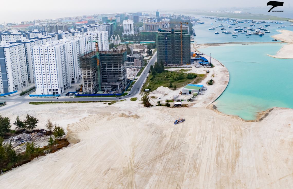 އޮޅުވާލައިގެން ބިން ހޯދަން އުޅުނު 12 މީހަކަށް ދައުވާކުރަން ފޮނުވައިފި