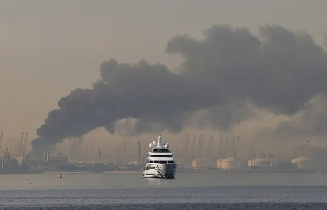 ގަލްފުގައި ހުރި އެމެރިކާގެ މަސްލަހަތުތަކަށް އަމާޒުކޮށް އީރާނުން ދިން ހަމަލާތަކަކާއެކު ދުބާއީ، ދޯހާ އަދި މަނާމާ ގޮވުންތަކުން ގުޑައިފި