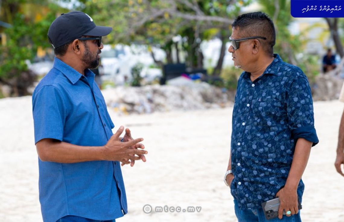 އެމްޓީސީސީގެ ޑެޕިއުޓީ މެނޭޖިން ޑިރެކްޓަރު އަދި ނައިފަރުގެ އިއްޒަތްތެރި މެމްބަރު. / ފޮޓޯ: އެމްޓީސީސީ