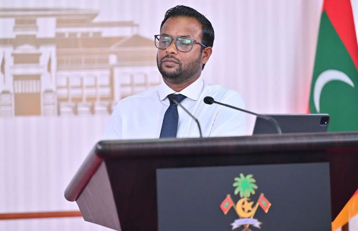 ހައުސިން މިނިސްޓަރު ޑރ. އަބްދުﷲ މުއްތަލިބް---ފޮޓޯ: ރައީސް އޮފީސް