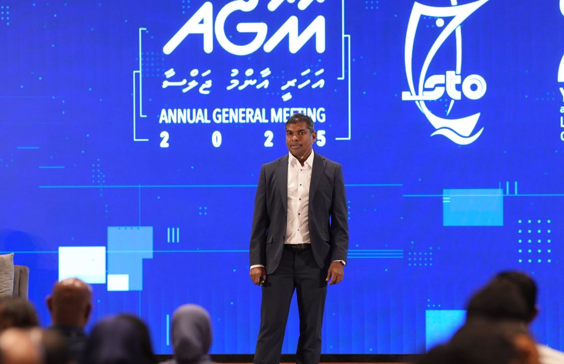 އެސްޓީއީ އަހަރީ އާންމު ޖަލްސާގައި އެ ކުންފުނީގެ މެނޭޖިން ޑިރެކްޓަރު ޝިމާދު އިބްރާހިމް. / ފޮޓޯ: އެސްޓީއޯ