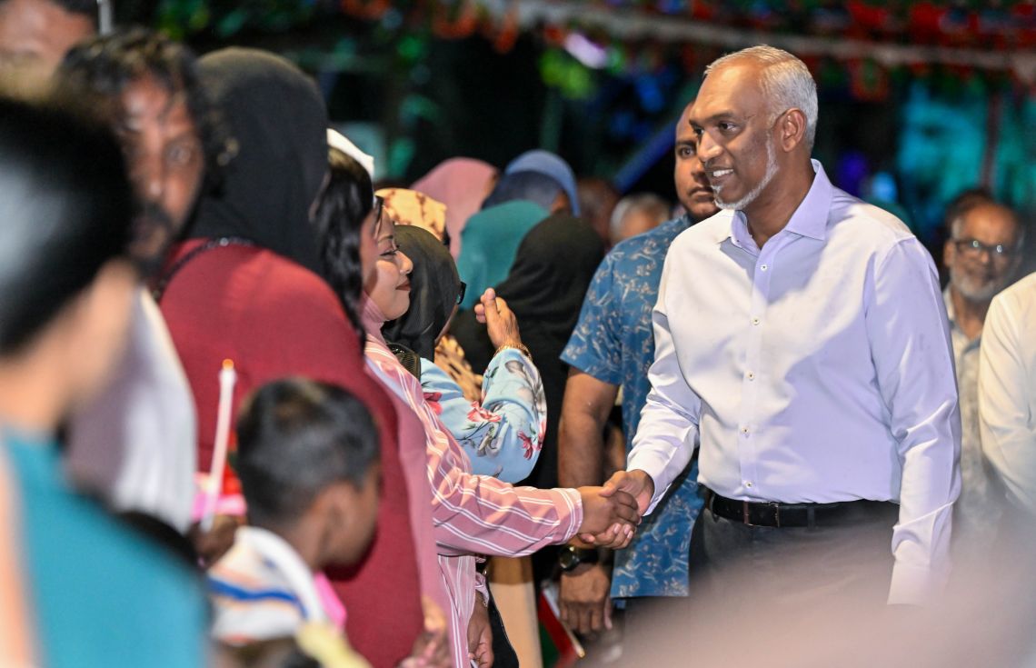 ރައީސް މުއިއްޒު އަނެއްކާވެސް ކުރިއަށް ގޯލެއް: ވޭތުވެދިޔަ 5 އަހަރުގެ ތެރޭގައި ސަޕްލިމެންޓްރީ ބަޖެޓަކާ ނުލައި ނިންމާލި ފުރަތަމަ އަހަރަށް 2025 ވެއްޖެ