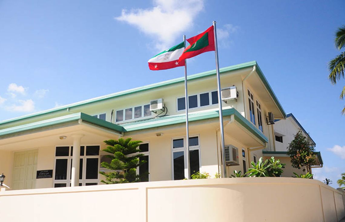 ކޯޓުތަކަށް މެޖިސްޓްރޭޓުން ހޯދަނީ