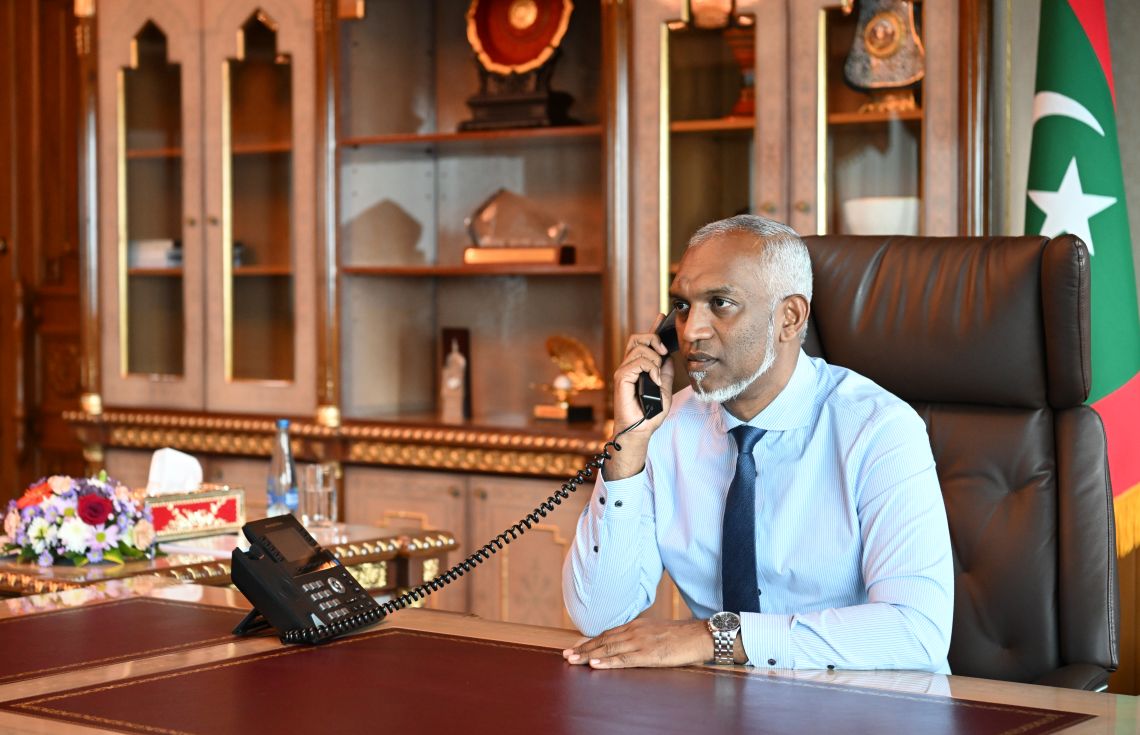 އިންޑޮނޭޝިއާއަށް އައި ބާރުގަދަ ބިންހެލުމާ ގުޅިގެން ރައީސުލްޖުމްހޫރިއްޔާ ތައުޒިޔާ ފޮނުއްވައިފި
