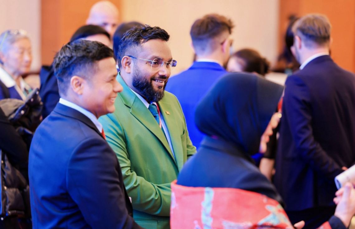 ބައްސާމް އާދަމް----