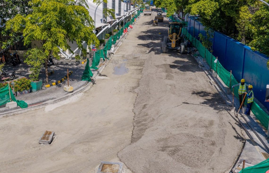 އަމީނީ މަގު މަރާމާތުކުރުމުގެ މަސައްކަތް ބާރަށް ކުރިއަށް: އޭބީސީ ފަށަލަ އަޅަން ފަށައިފި