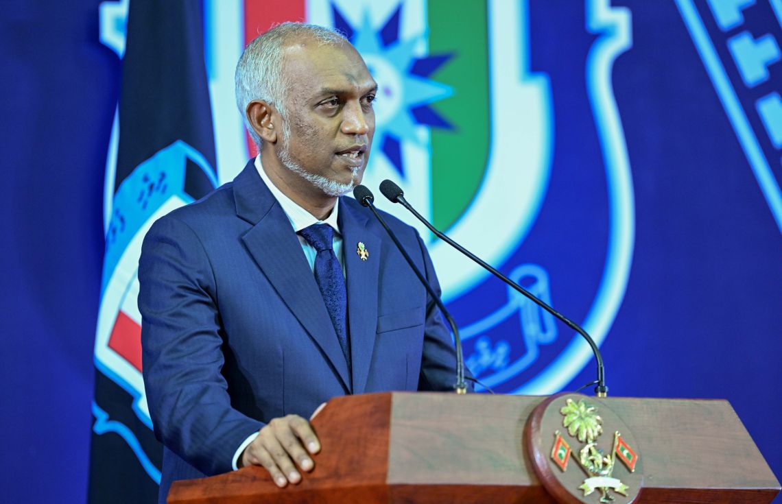 ފުލުހުންގެ ހިދުމަތުގެ ދުވަހުގެ ތަހުނިޔާ އެހާރާއި މިހާރުގެ ހިދުމަތްތެރިންނަށް ރައީސުލްޖުމްހޫރިއްޔާ އަރިސްކުރައްވައިފި