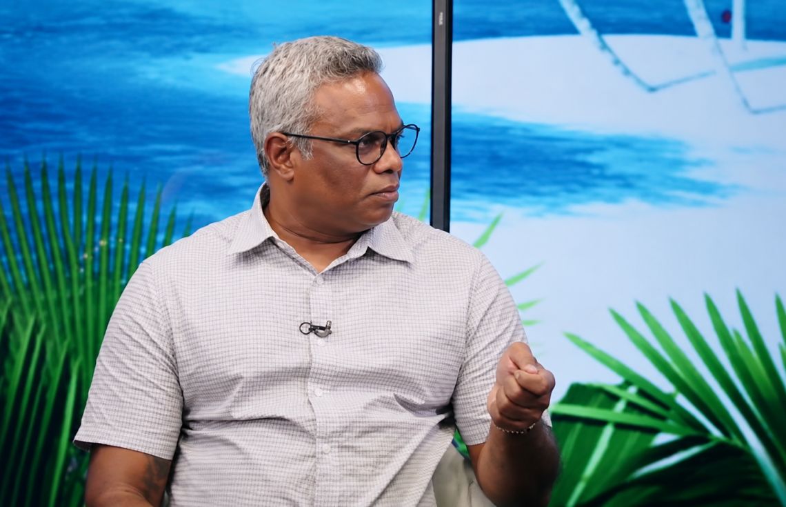 ރާއްޖޭގެ މިނިވަންކަމަށާއި އިގްތިސާދަށް އޮތް އެންމެ ބޮޑު ބިރަކީ ގަވާއިދާ ހިލާފަށް އުޅޭ އެއްލައްކައެއްހާ ބިދޭސީން! - ޝާޒް ވަލީދު