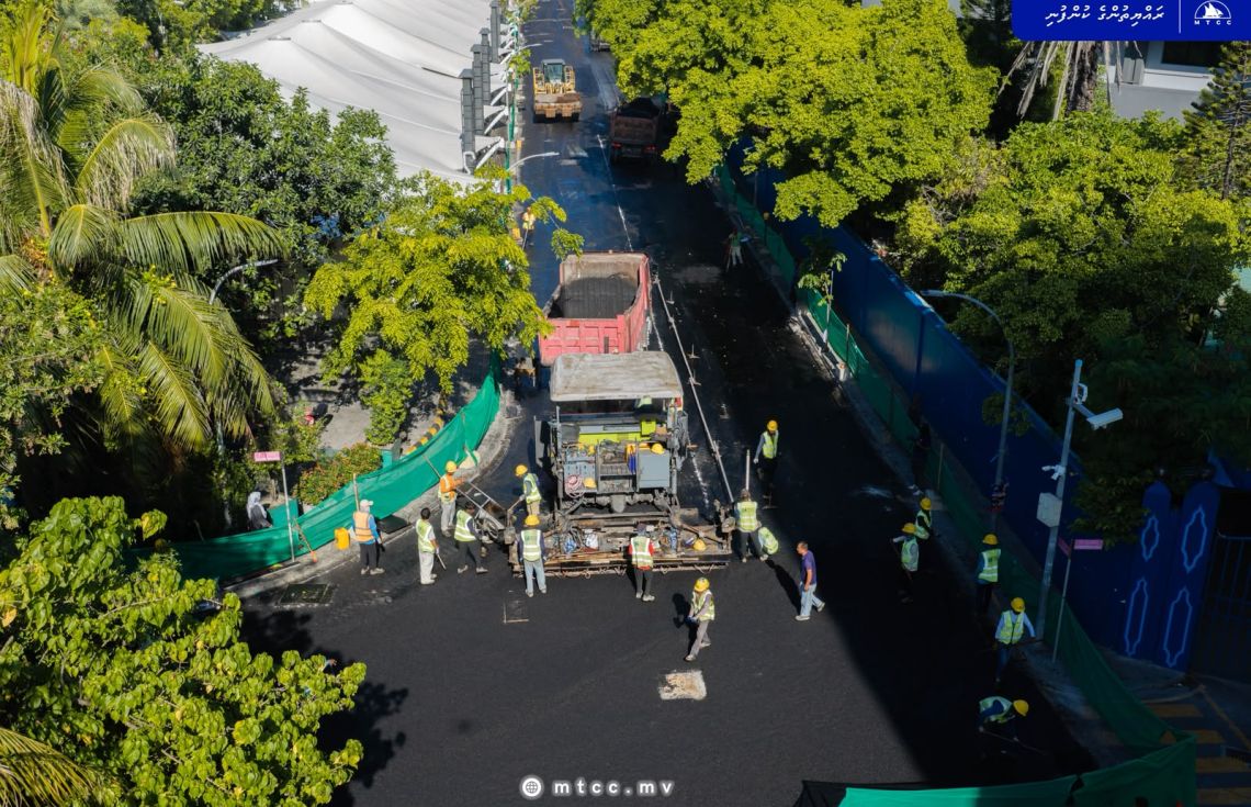 އަމީނީ މަގު މަރާމާތު ކުރުމުގެ ފުރަތަމަ ސެގްމަންޓްގައި ތާރުއަޅައި ނިންމާލައިފި
