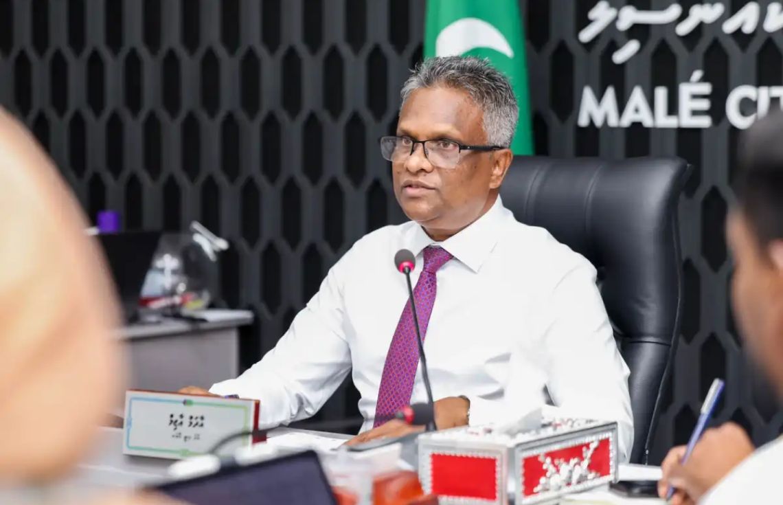 ރަސްމާލެއާ ގުޅޭގޮތުން އާޒިމް ދައްކަވާ ވާހަކަފުޅުތަކުގެ ދެކޮޅުނުޖެހޭ! ފުރަތަމަ ބުނީ ބޭކާރު ތަނެކޭ، މިހާރު އެވަރެއް ނެތް!