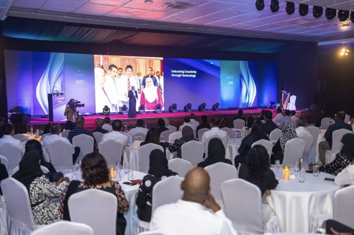 ފަންނުވެރިންނަށް ތިންލައްކަ ރުފިޔާގެ މާލީ އެހީ ދޭ ފަންޑެއް ހުޅުވާލައިފި