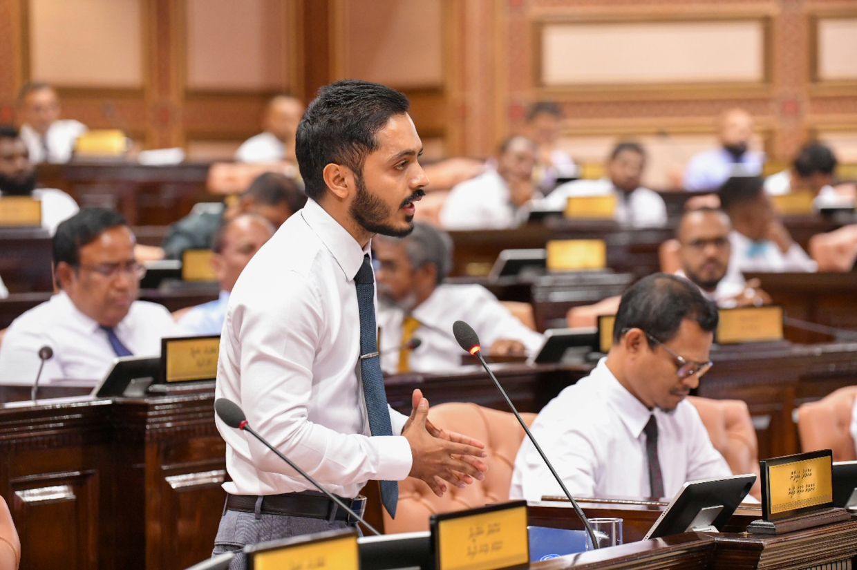 އަތޮޅު ކައުންސިލްތަކުގެ އިޚްތިޞާޞް ފުޅާކުރުމަށް ލާމަރުކަޒީ ޤާނޫނު އިޞްލާޙުކުރަންޖެހޭ: އައިފާން