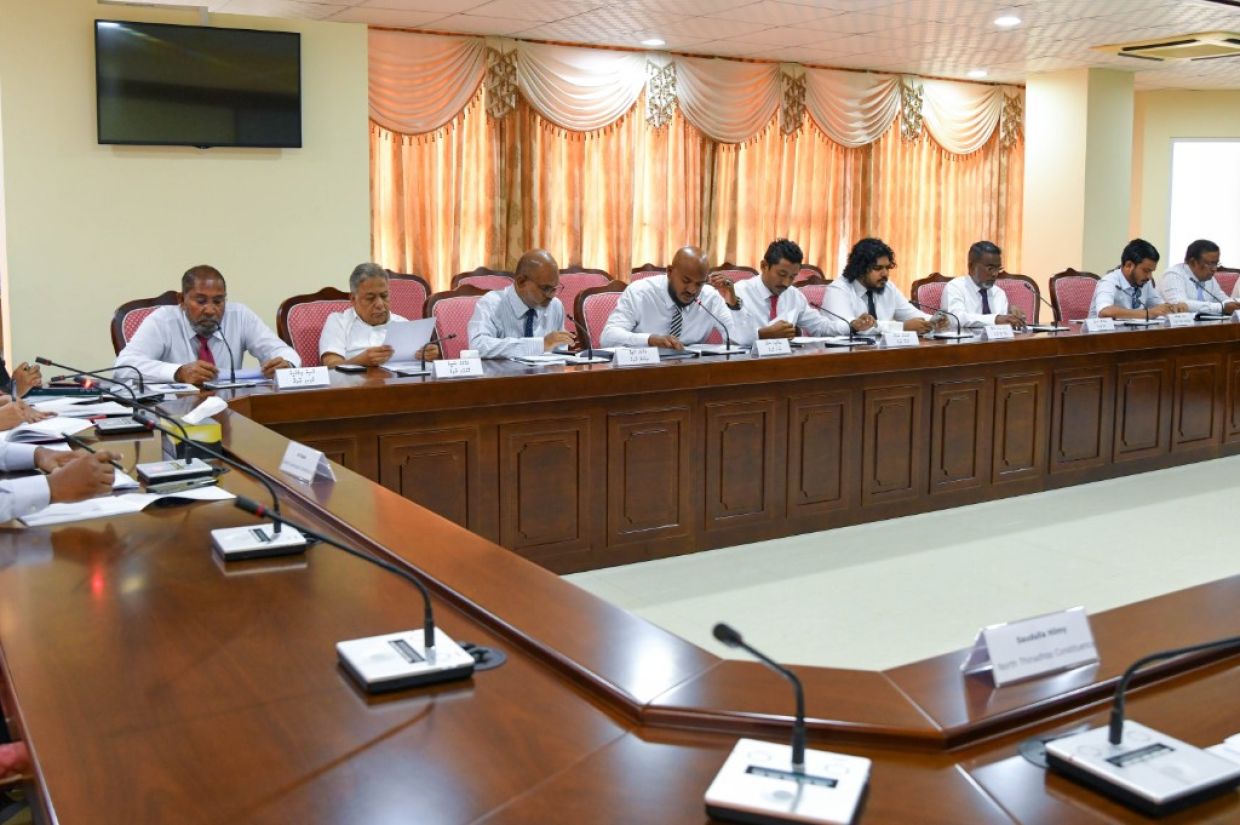 5.1 ބިލިއަން ދިރާސާކުރާ މުޤައްރިރުންނަށް ފަޒާދުއާއި ސަލީމް