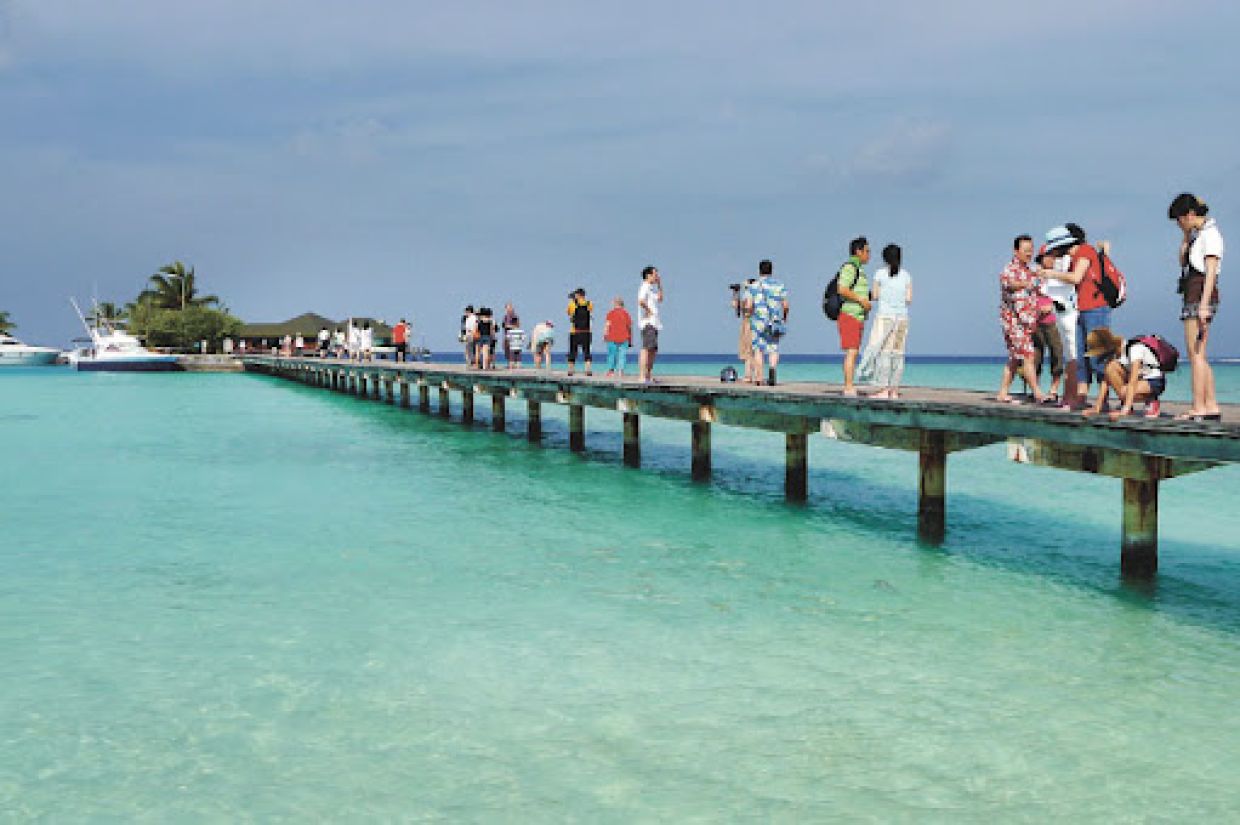 އަންނަ އަހަރު ރާއްޖެއަށް 2.2 މިލިޔަން ފަތުރުވެރިން ޒިޔާރަތްކުރާނެކަމަށް ސަރުކާރުން ލަފާކުރޭ