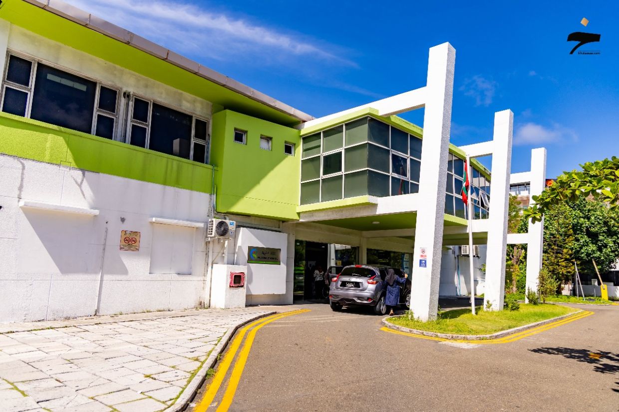 ހުޅުމާލެ ކައިރީގައި ހިނގި ލޯންޗު އެކްސިޑެންޓެއްގައި ދެމީހަކަށް އަނިޔާވެ ފަރުވާ ދެނީ