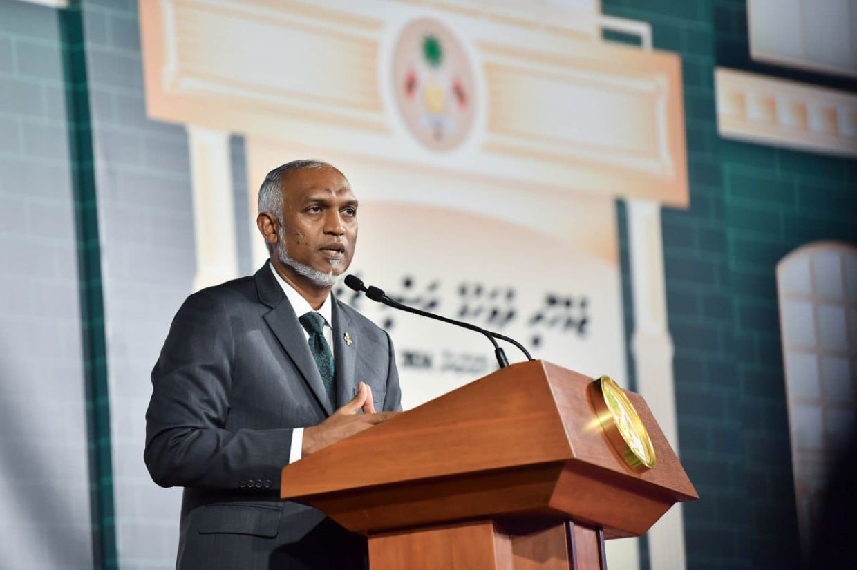 ޖުމްހޫރީ ދުވަހުގެ ޖަލްސާގައި ރައީސް މުޢިއްޒު ވާހަކަފުޅުދައްކަވަނީ. / ފޮޓޯ: ރައީސް އޮފީސް