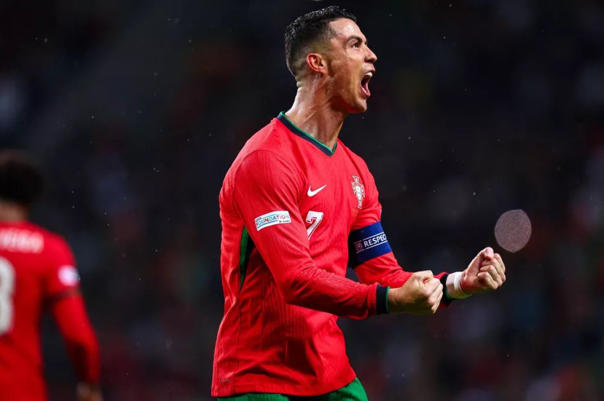 ރޮނާލްޑޯގެ ދެގޯލާއެކު ޕޮލެންޑު ކޮޅަށް 5 ލަނޑު ޖަހައި ކުއާޓާ ފައިނަލަށް