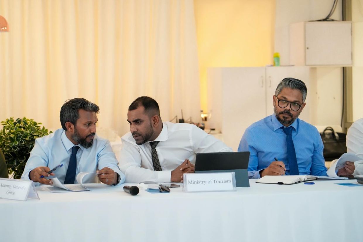 ޓޫރިޒަމް މިނިސްޓްރީން ޤަވާޢިދަށް އިޞްލާޙް ނުގެނައިނަމަ ސިނާޢަތް އިނދަ ޖެހުނީސް: މާޔާ