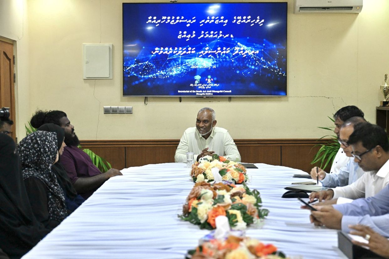 ރައީސް ދިއްދޫ ކައުންސިލާއި އ.ތ.މ ކޮމިޓީއާއި ބައްދަލުކުރައްވައިފި