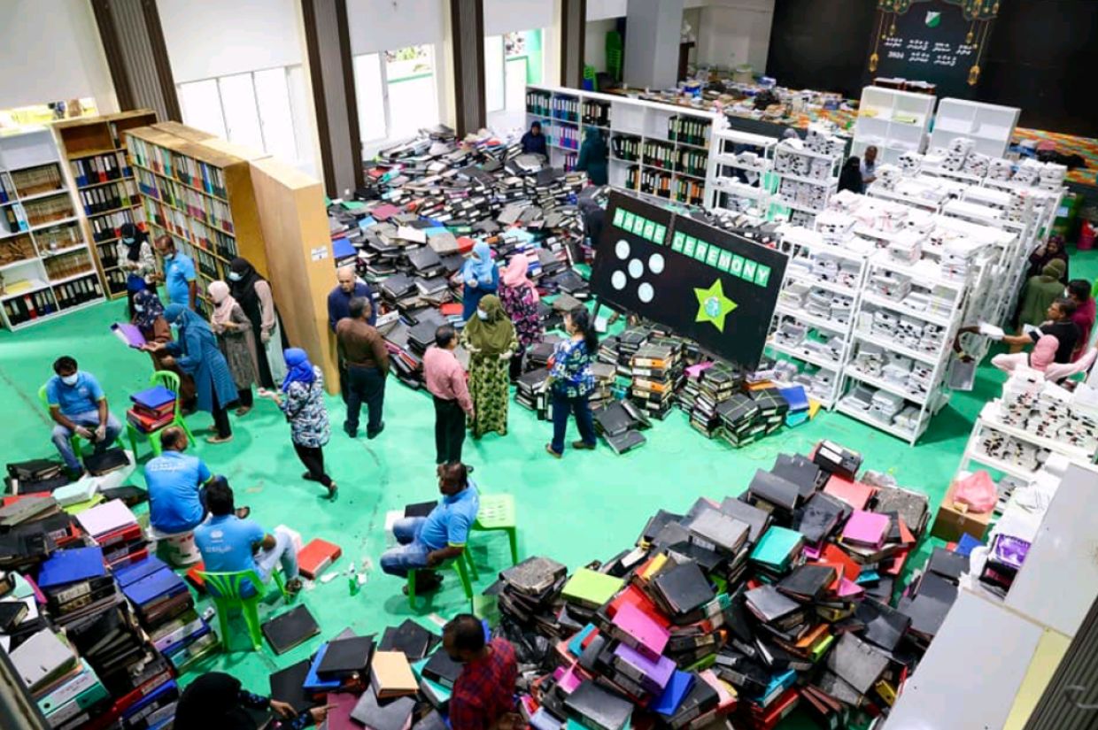 ލިޔުމަކާއި ގުޅޭ މަޢުލޫމާތެއް މިނިސްޓަރު ޚައިދަރުގެ އަރިހުން ހޯދަން ބޭނުން - މީކާއީލް